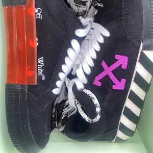 Off white shoe size 10